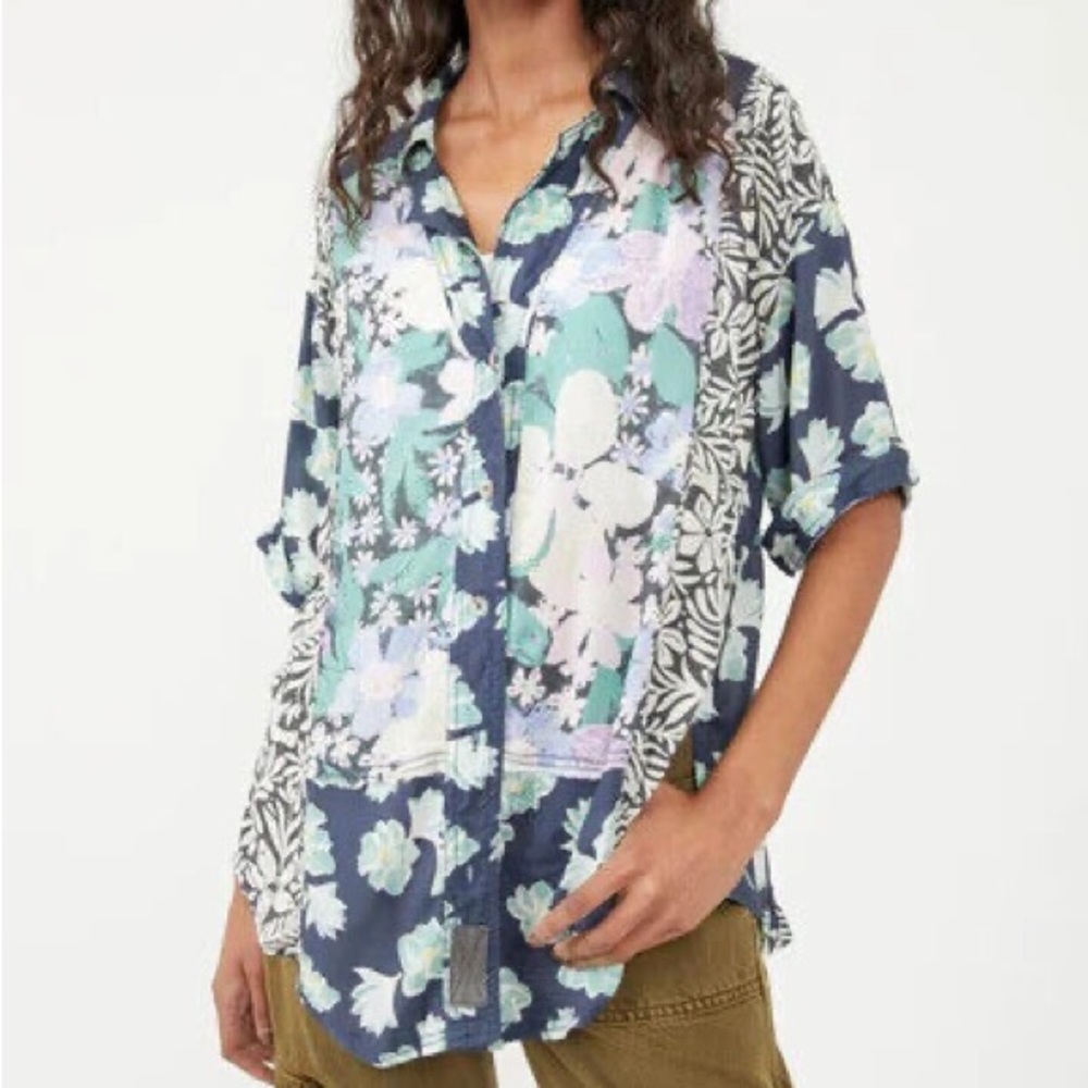 NWOT Free People We The Free Vacay Away Floral Shirt